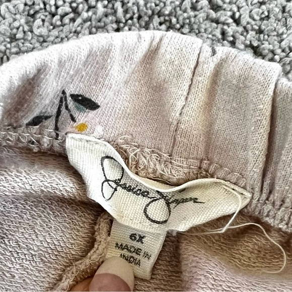 Jessica Simpson Cream Tan White Floral Jogger Set Top & Pants Size 6X - Picture 5 of 6
